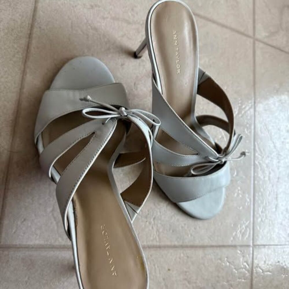 Ann Taylor White Leather Heeled Mules size 8